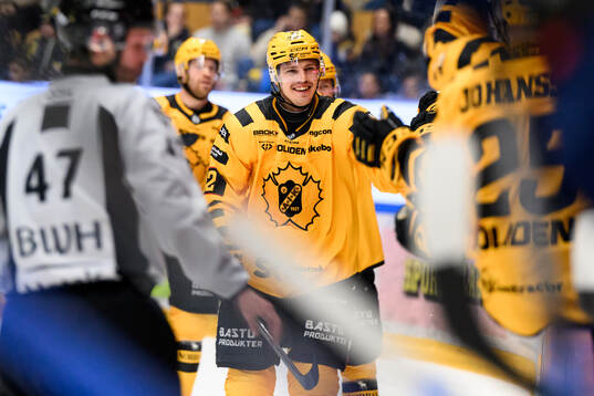 Skellefteås Jonathan Johnson jublar