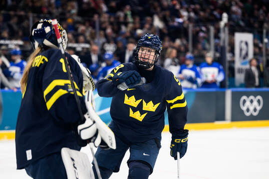 Goaltender Ebba Svensson Träff and Jessica Adolfssonof