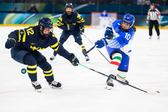 Maja Nylén Persson of Sweden and Aurora Abatangelo of