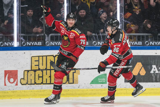 Luleås Anton Levtchi och Pontus Andreasson jublar
