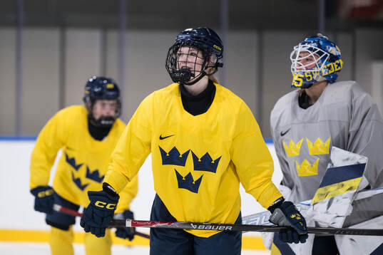 Ebba Hedqvist of Sweden at a ice hockey practice session