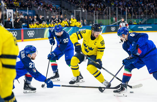 Daniel Glira, Luca Frigo and Jason Seed of Italy against