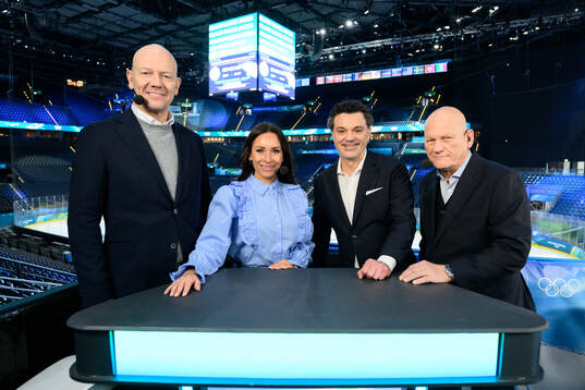 Bläddra bland fler bilder av 2026 Winter Olympics, Day 7, Ice Hockey, HBO Max Studio