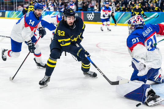 Mika Zibanejad of Sweden och goaltender Samuel Hlavaj of