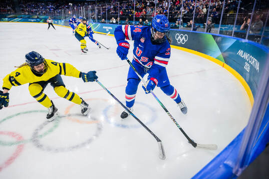 Linnea Andersson of Sweden and Joy Dunne of USA in the