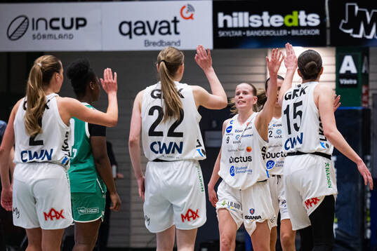 Luleås Sofia Persson, Emma Lundgren, Sofia Kobylak och