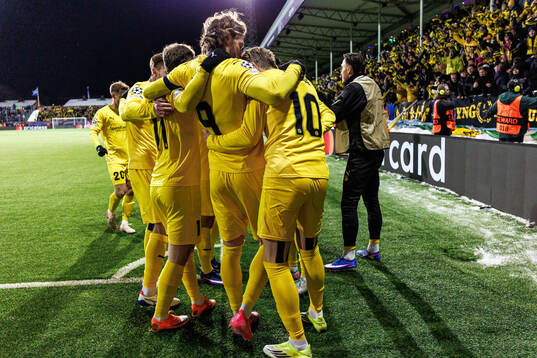 Jens Petter Hauge of Bodø/Glimt celebrate with teammates