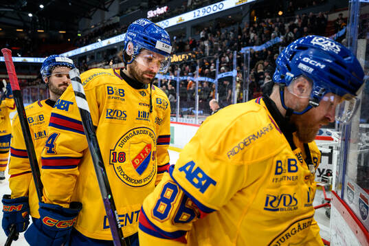 Djurgårdens Ludvig Rensfeldt och Linus Klasen deppar