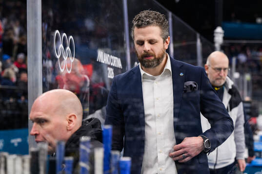 Head coach Ulf Lundberg of Sweden looks dejected in the