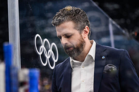 Head coach Ulf Lundberg of Sweden looks dejected