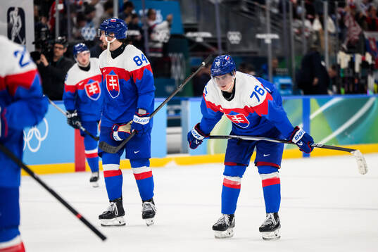 Martin Pospisil of Slovakia looks dejected