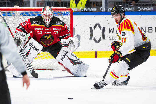 Luleås målvakt Matteus Ward och Brynäs Kieffer Bellows