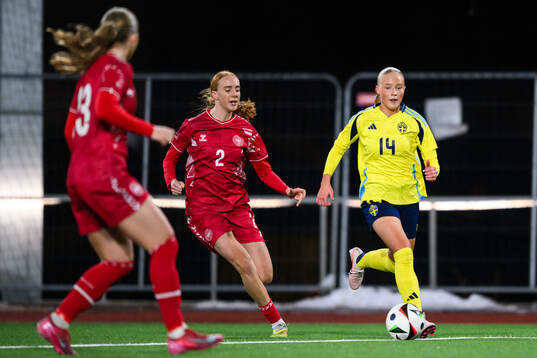 Danmarks Andrea Jeppesen och Sveriges Stina Myrén