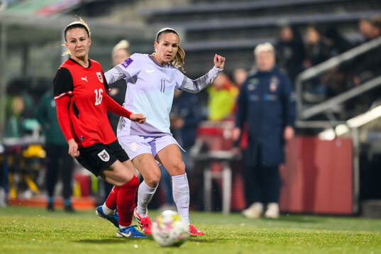 Annabel Schasching of Austria and Guro Reiten of Norway