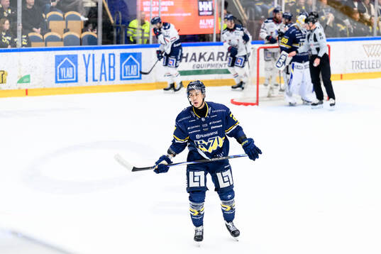 HV71s Jonathan Ang deppar