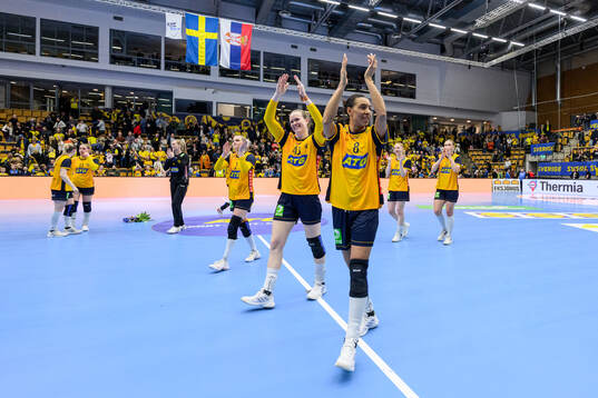 Jamina Roberts of Sweden celebrating