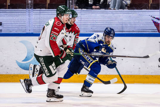 Frölundas Arttu Ruotsalainen och Theodor Niederbach och
