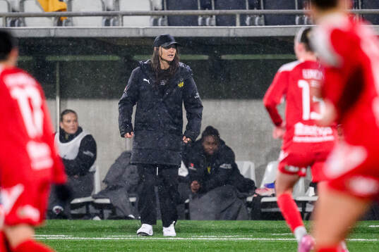 Häckens tränare Elena Sadiku