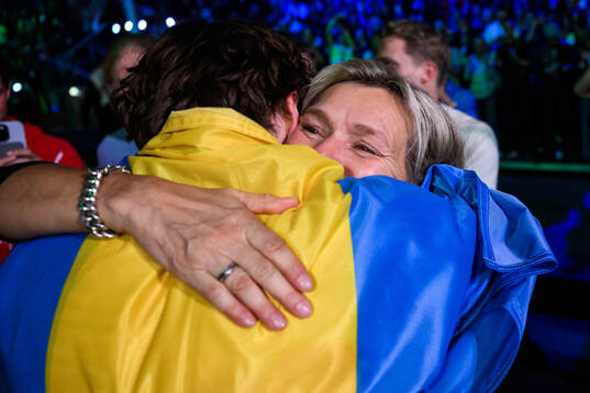 Armand Duplantis of Sweden with his mother Helena Duplantis
