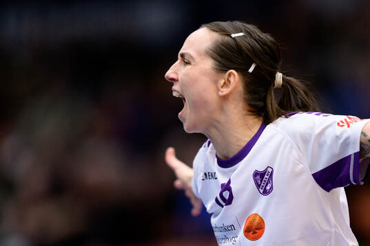 Skaras Melanie Felber jublar