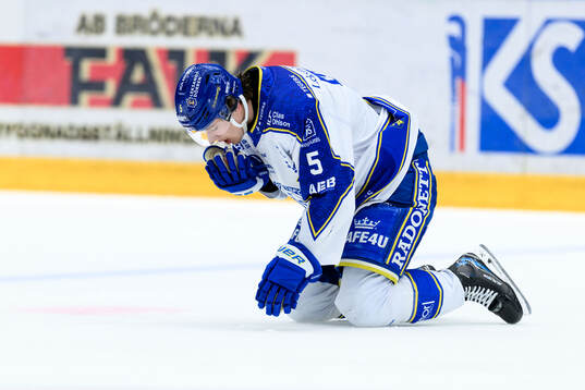 Leksands Andro Kaderli skadar sig