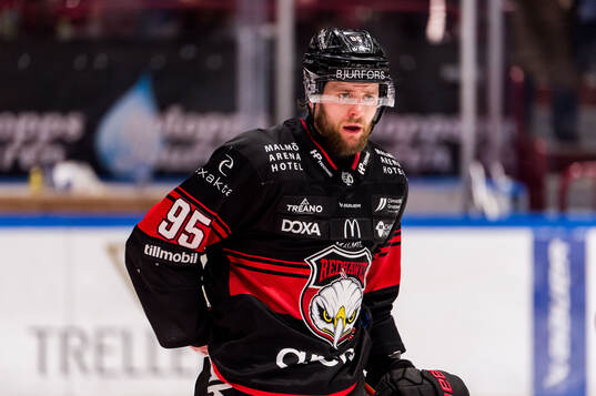 Malmö Redhawks Carl Persson utvisas