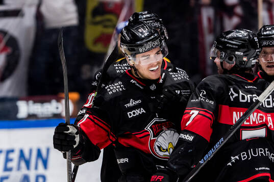 Malmö Redhawks Axel Sundberg jublar