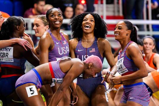 Team United States celebrate