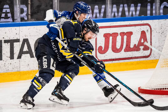Leksands Joonas Lyytinen och HV71s Riley Woods