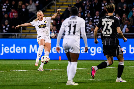 Remina Chiba of Eintracht Frankfurt scores 0-1