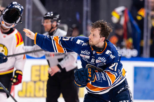 Växjös Brian Cooper visar känslor