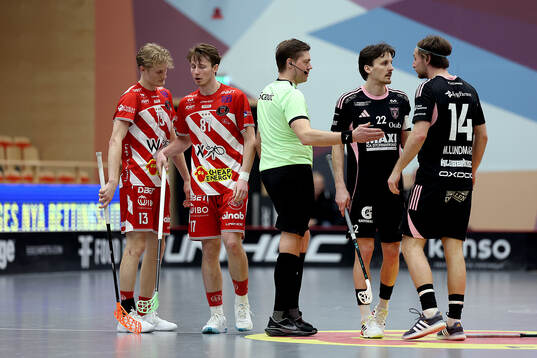 Pixbos Arvid Äse, Emil Kalentun och Faluns lagkapten Emil