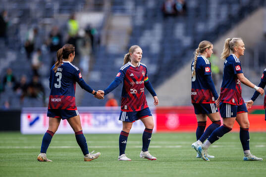Rosengårds Ran Iwai och Hanna Andersson deppar