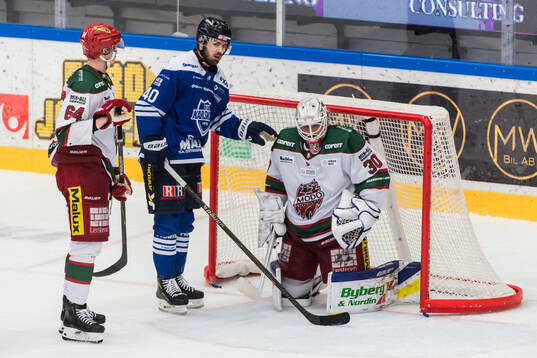 Modos Jacob Bengtsson och målvakt Jakob Hellsten med