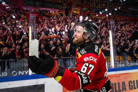 Luleås Linus Omark jublar
