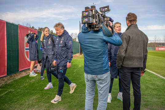 Head coach Gemma Grainger, assistant coach Kjetil Lone and