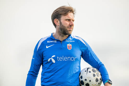 Mikey Harris, assistant coach of the Norwegian women's