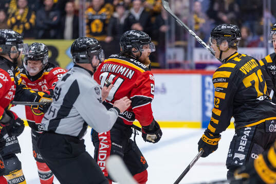 Luleås Brendan Shinnimin och Skellefteås Oskar Vuollet