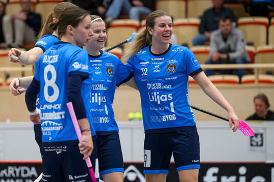 Kalmarsunds spelare jublar