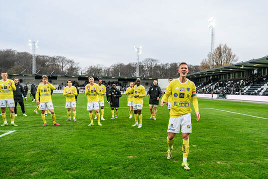 Falkenbergs Tim Stålheden jublar