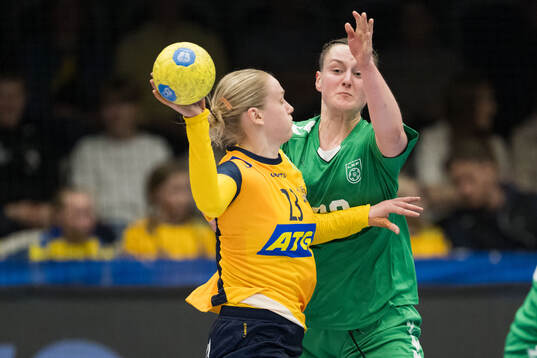 Emma Lindqvist of Sweden and Vakare Damuleviciute of Litauen