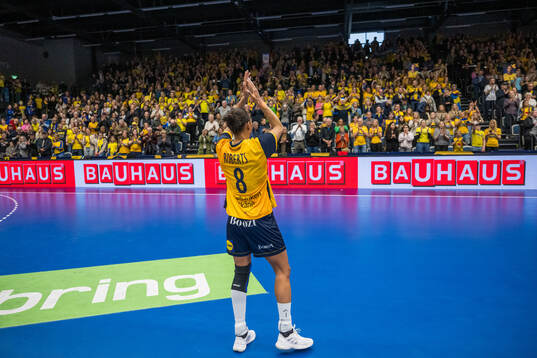 Jamina Roberts of Sweden celebrates