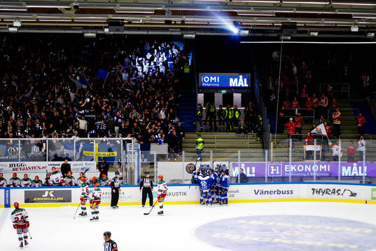 Karlskogas Hampus Plato jublar vid 4-1
