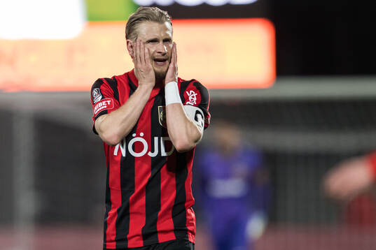 Brommapojkarnas Simon Strand deppar