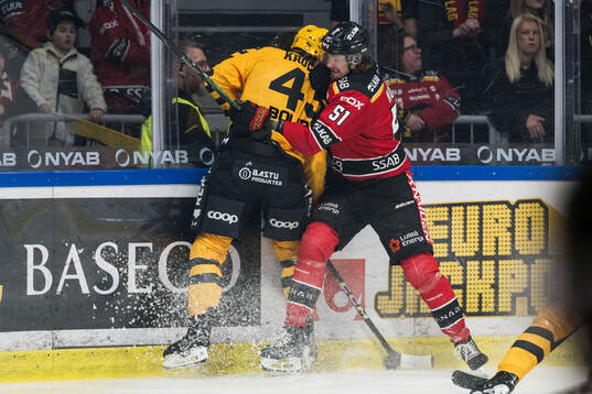Skellefteås Max Krogdahl och Luleås Markus Nurmi