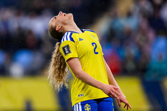 Smilla Holmberg of Sweden reacts