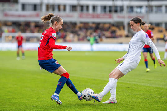 Caroline Graham Hansen of Norway and Sara Agrež of Slovenia