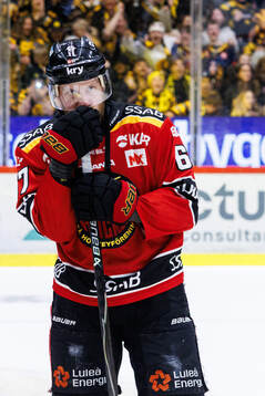 Luleås Linus Omark deppar