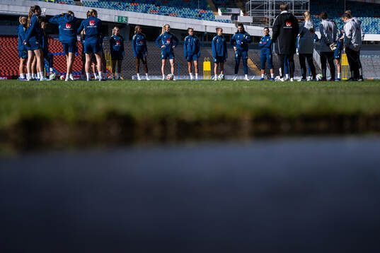 Bläddra bland fler bilder av Football, FIFA Women's World Cup Qualifier, Sweden, Training