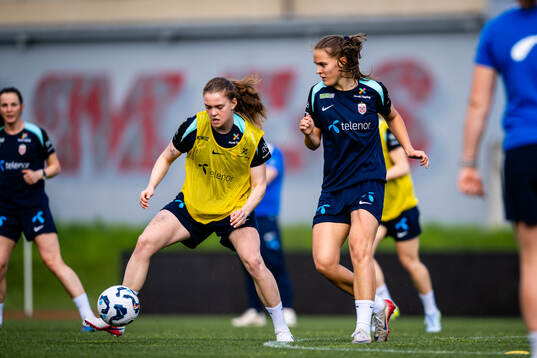 Signe Gaupset and Iris Omarsdottir of the Norwegian